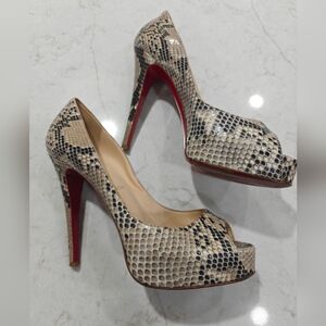 LOUBOUTIN Size 39
